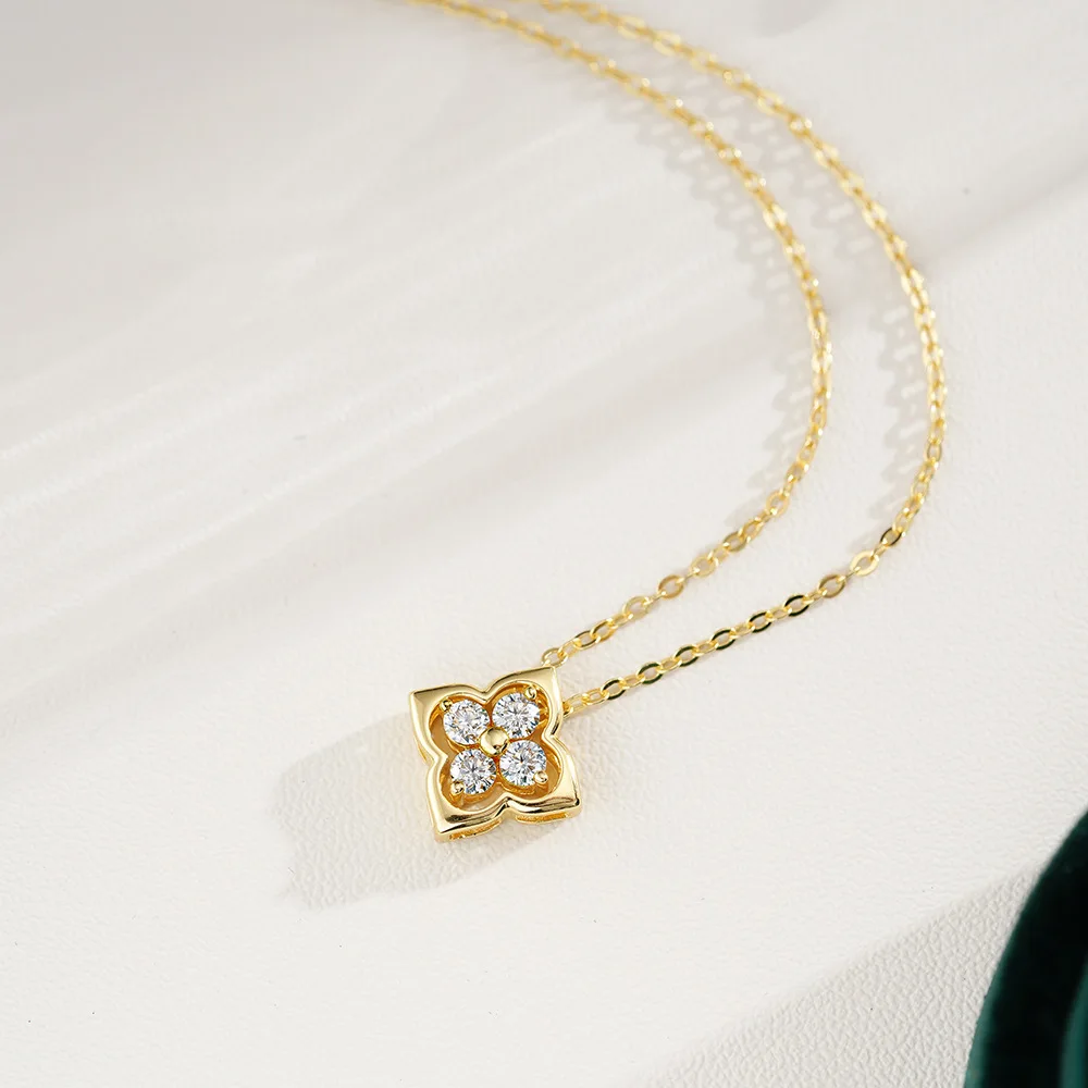 Temperament and versatile transfer four-leaf clover pendant for women 18K real gold moissanite necklace is classic and timeless
