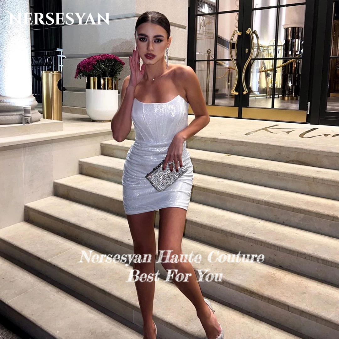 Nersesyan Glitter Sexy Mini Wedding Dresses Off Shoulder Bodycon Shiny Sleeveless Bridal Gowns Backless Sparkly Bride Dress 2024