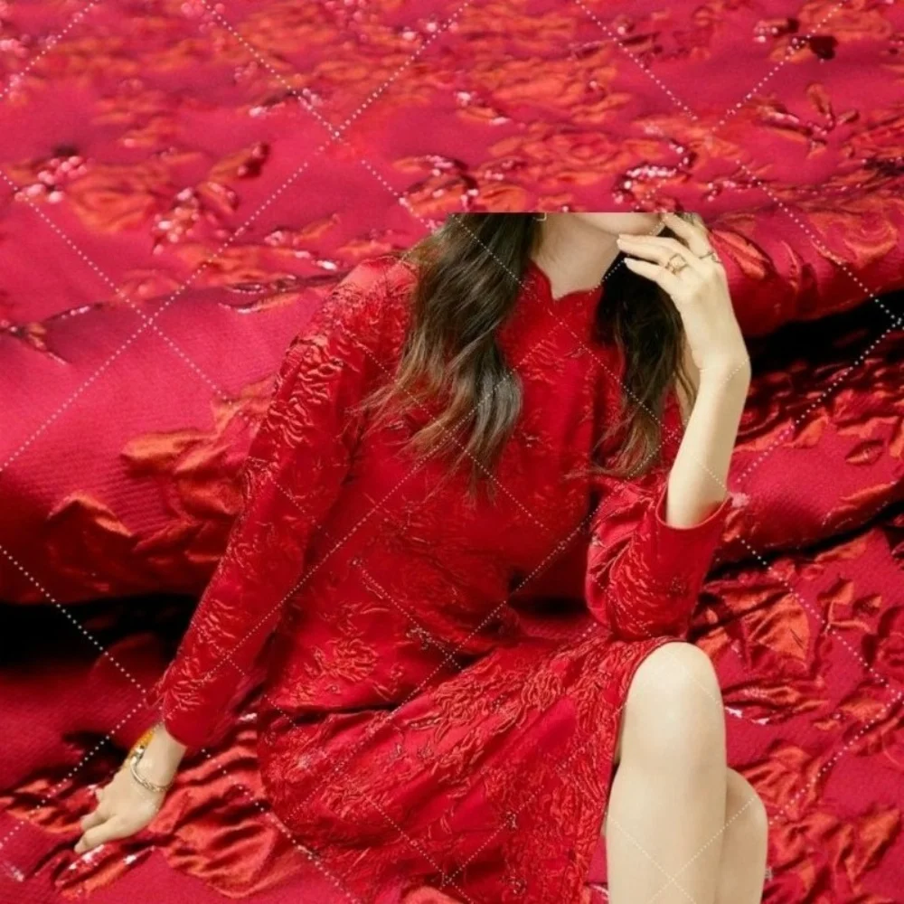 

Gold Line Brocade Jacquard Fabric Rose Yarn Dyed Dress Trench Coat Fashion European Brand Design Sewing Wholesale Cloth By Meter