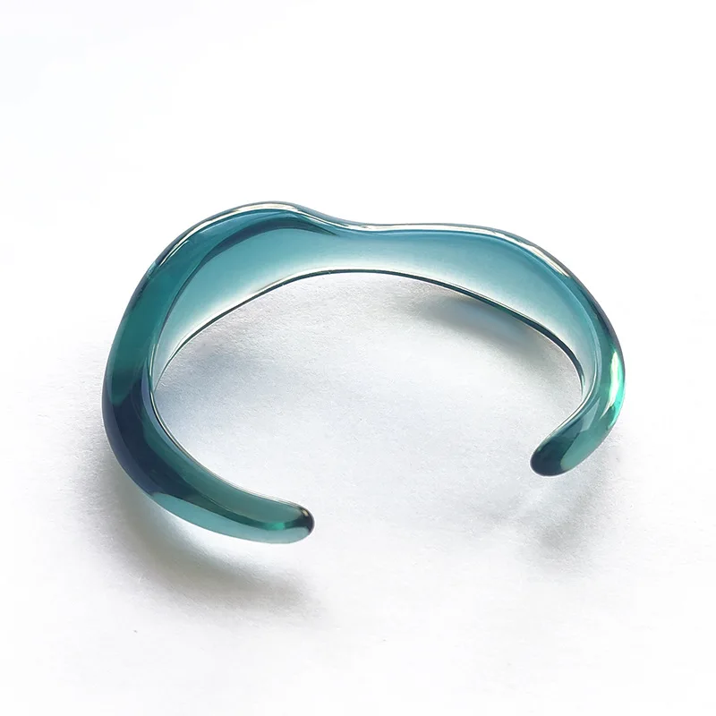 กำไลข้อมือเรซิ่นแบบเปิดหลากสีใสอะคริลิคแฟชั่นเครื่องประดับผู้หญิง