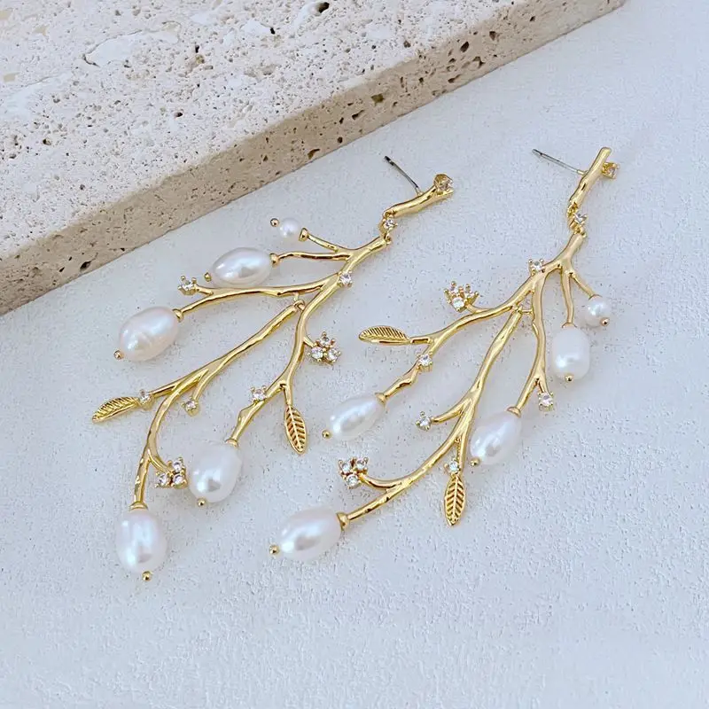 

Natural Pearl Earrings High Quality Branch Shape Studs Ins High Sense French Cubic Zircon Floret Dangles Silver Needle Statement