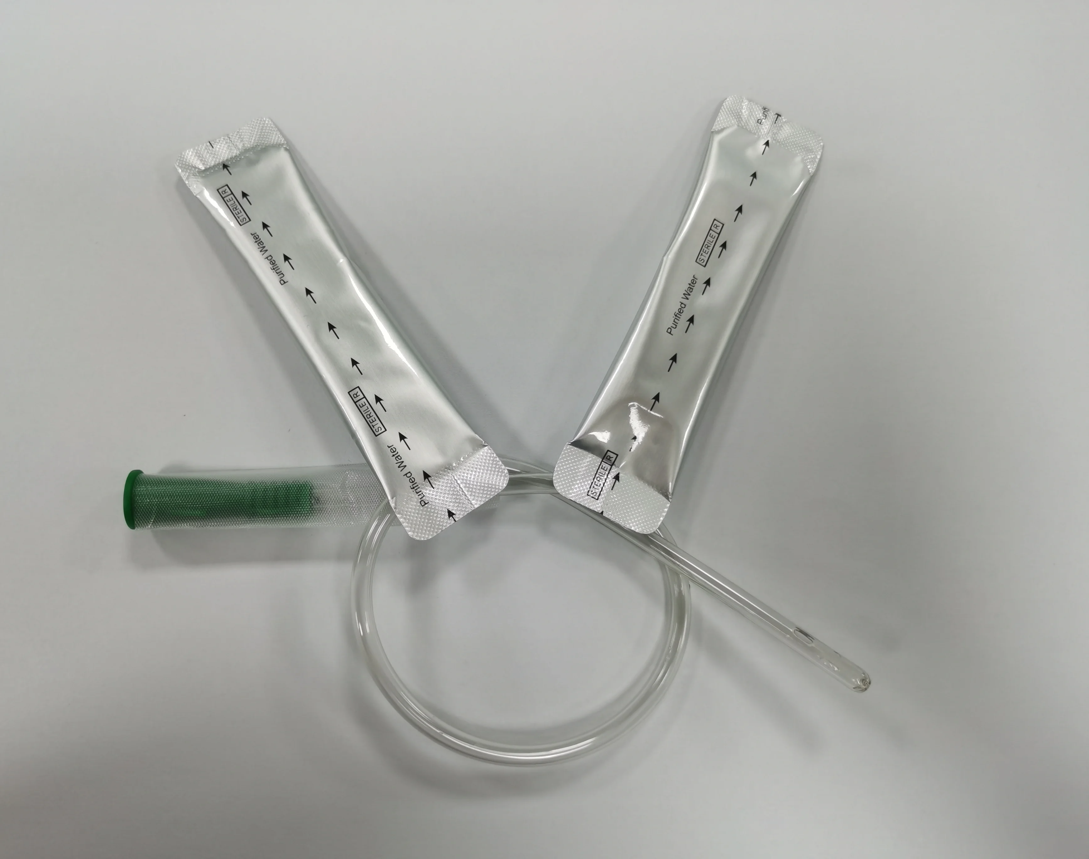 Disposable no-touch catheter kit, hydrophilic coated with water pouch to effectively reduce UTI infection risks