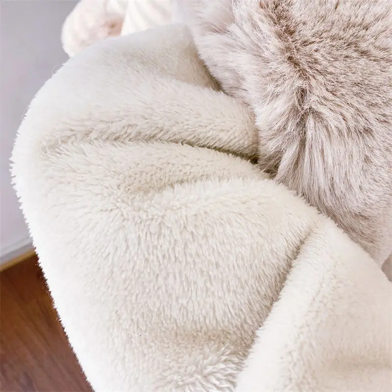 2024 New Women\'s Fashion Poncho Batwing Sleeve Fur Big Cloak Lady Streetwear Thickening Solid Warm Shawls with Hooded T73