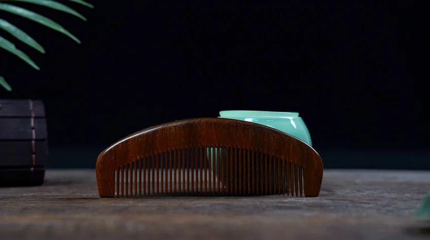 Wood Comb with Fine Tooth Natural Green Sandalwood Comb 13-16CM Anti-Static Sandalwood Scent Detangler Wooden Comb