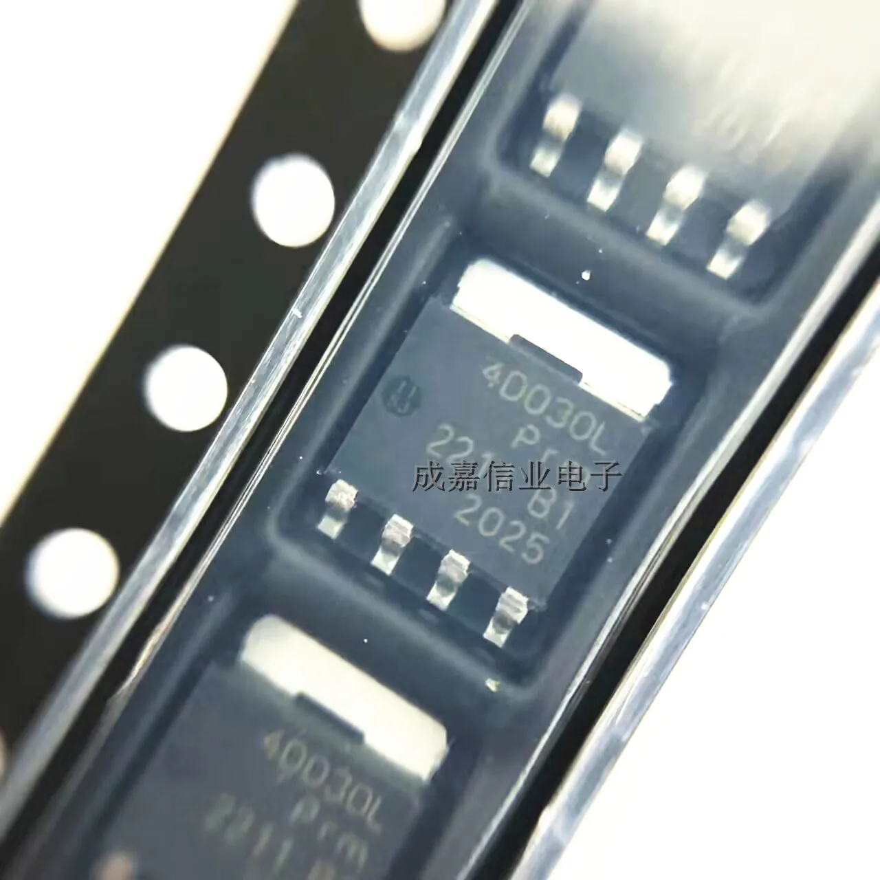 10pcs/Lot PSMN4R0-30YLDX SOT-669-5 4D030L MOSFET 30 V 95 A Operating Temperature:- 55 C-+ 175 C