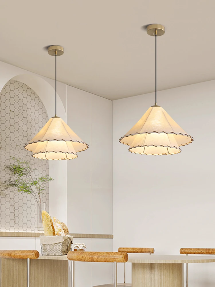 Nordic Fabric LED Lampa wisząca Restauracja Sypialnia Jadalnia Dekoracja domu Żyrandol Kreatywny bawełniany lniany kapelusz Lustre Lampa