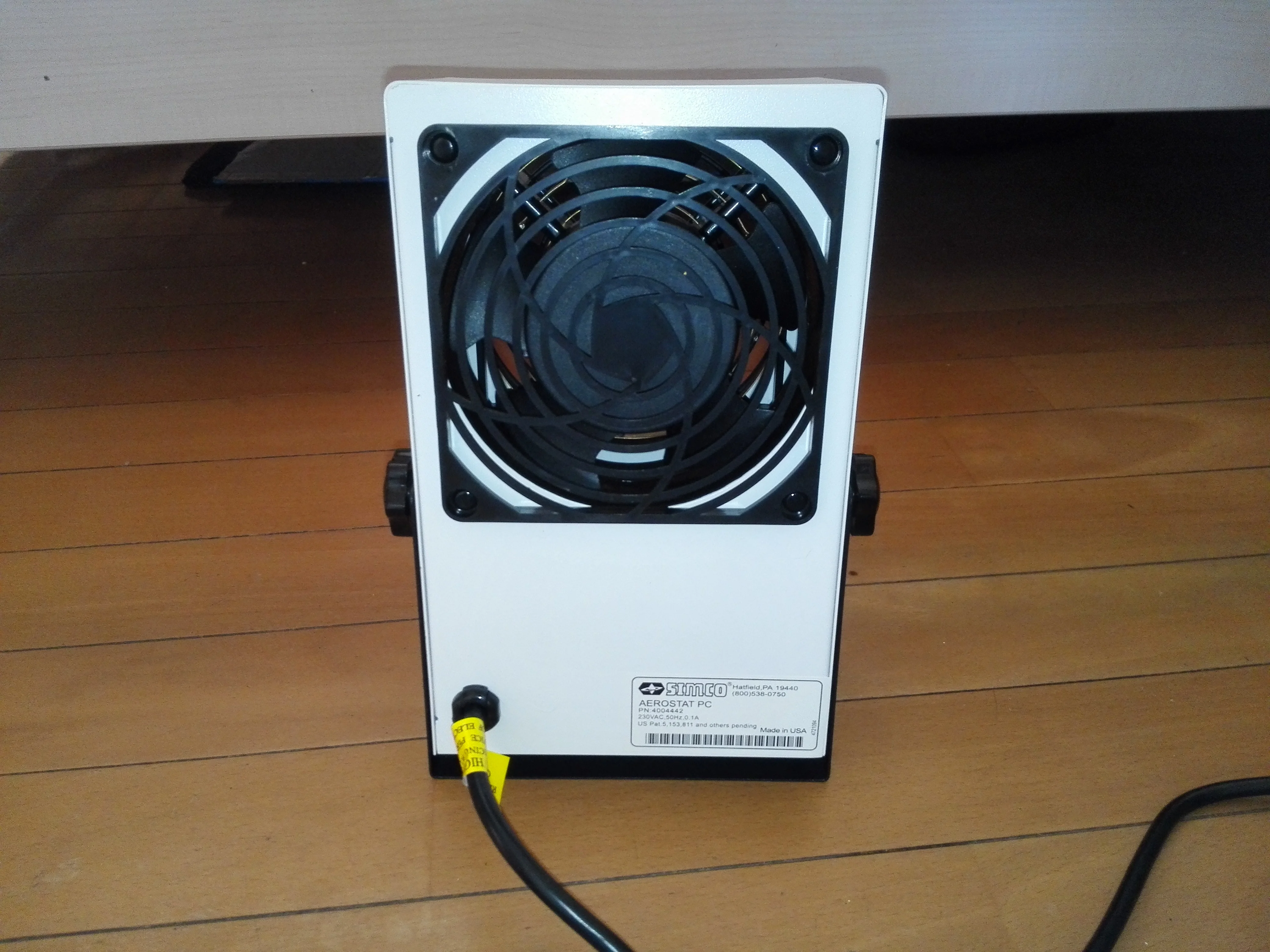 مروحة نفخ الهواء المؤينة الجديدة من Aerostat |   مروحة مؤين مضادة للكهرباء الساكنة لمنضدة ESD 110 فولت / 220 فولت سرعة قابلة للتعديل