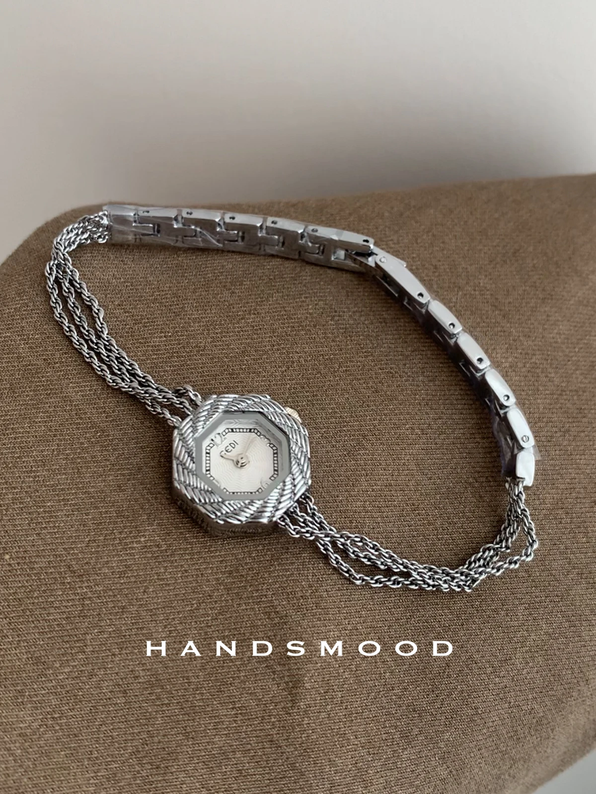 

Retro-Designed Small Dial Tassel Chain Stylish And Exquisite Women'S Watch, A Perfect Gift For Women, Trendy Women'S Watch.