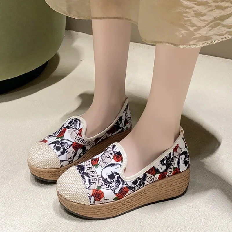 Women's Non-slip Cloth Shoes Summer Breathable Linen Sandals and Slippers Women's Outerwear Soft Bottom Baotou Slippers