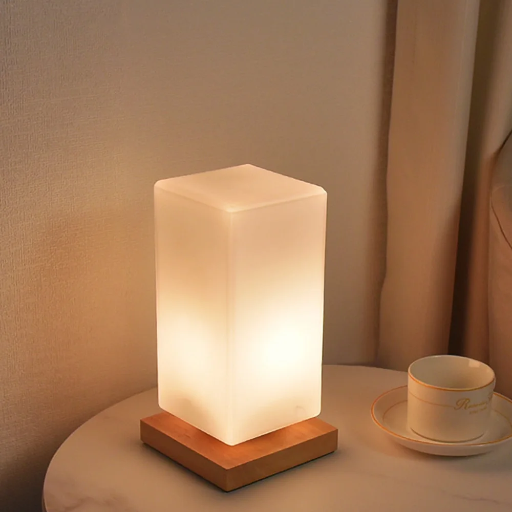 Scandinavian solid wood decorative table lamp bedroom bedside lamp study room B&B night light creative ambient light