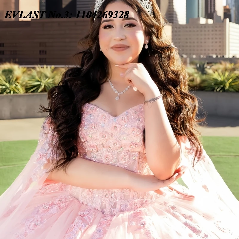 EVLAST Maßgeschneidertes glitzerndes rosa Quinceanera-Kleid, Ballkleid, Blumenspitze, Perlenstickerei, Umhang, Sweet 16, Vestidos de 15 Anos E3Q688