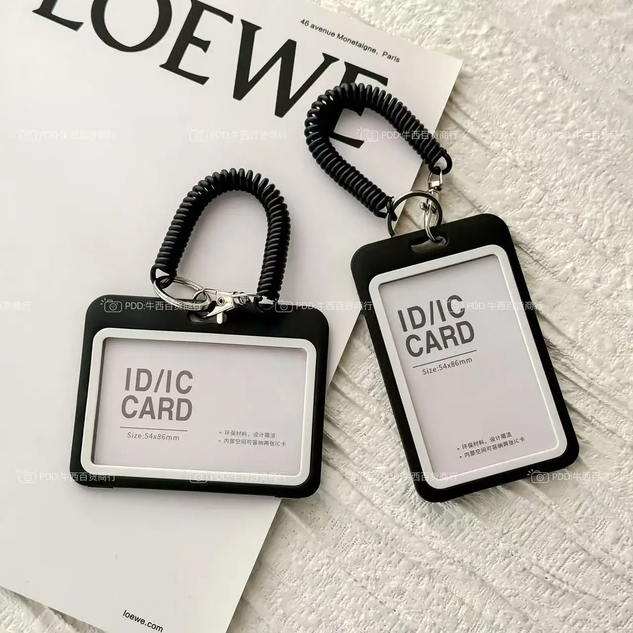 Doppelseitiger transparenter Kartenhalter, geeignet für den transparenten Kartenständer mit ID-Karten-Namensschildern.