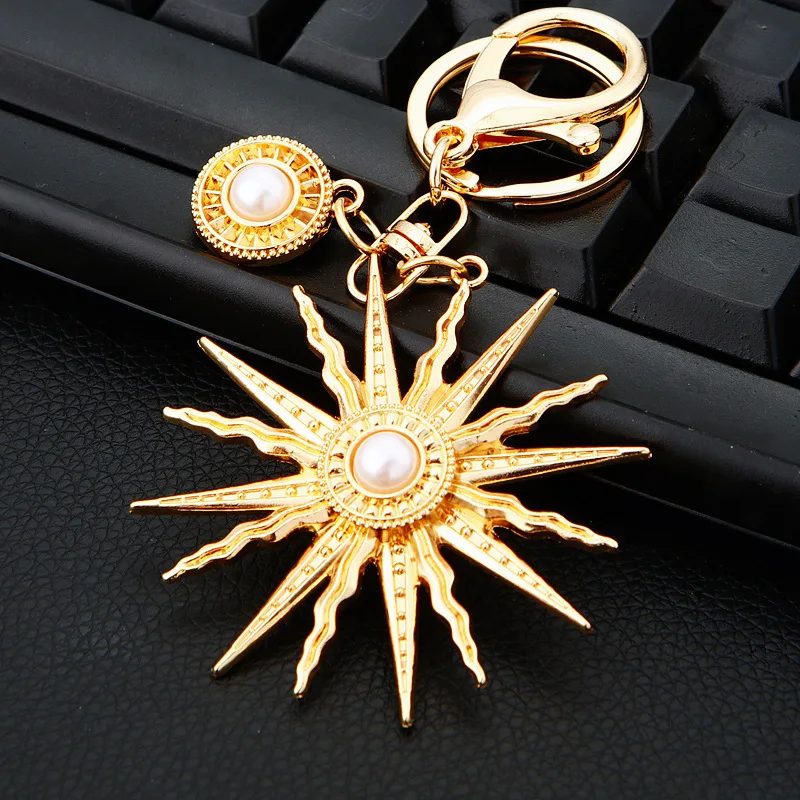 Sun God Car Keychain Couple Bag Pendant Metal Keychain Ring Accessories Gift Baroque Style Pearl Sunflower