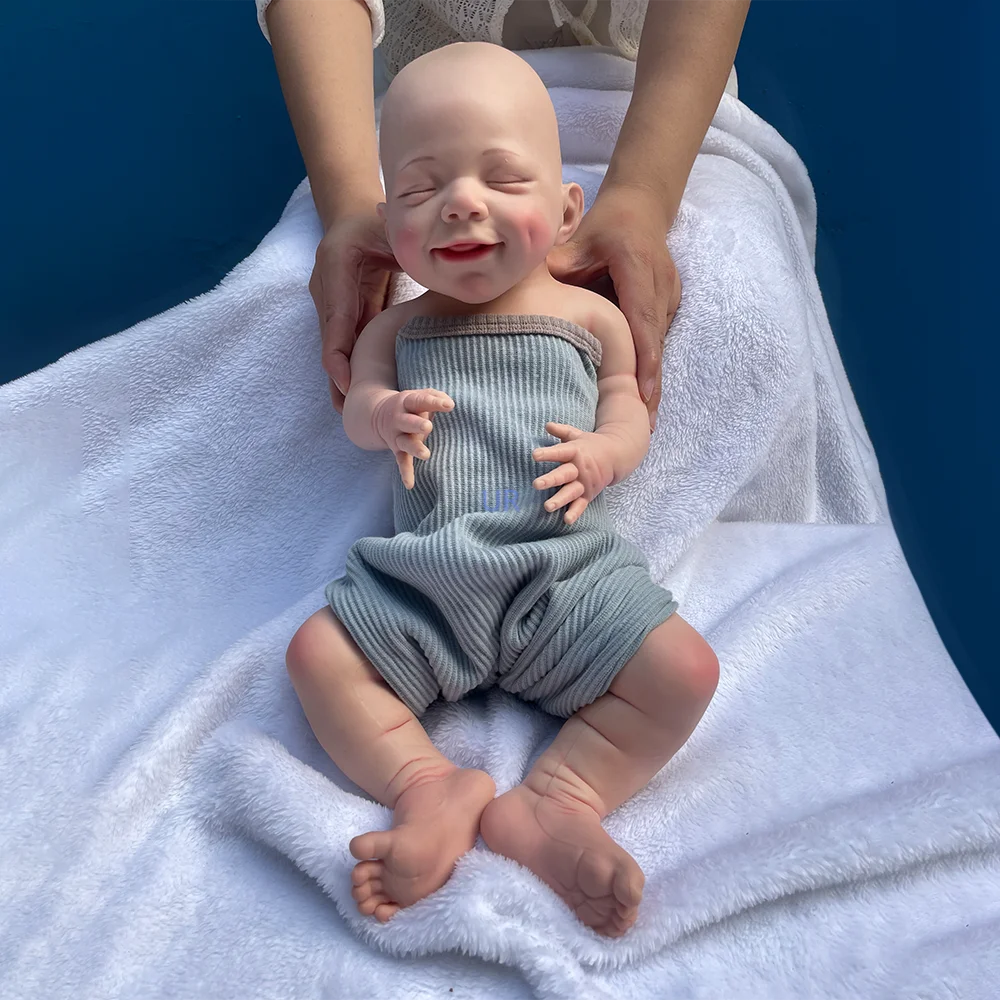 

Adorable Fake Girl Prototype Gift Mother-To-Be Training Prop 17.5 Inch Long Cuddly Full Body Silicone Reborn Baby Doll Smile