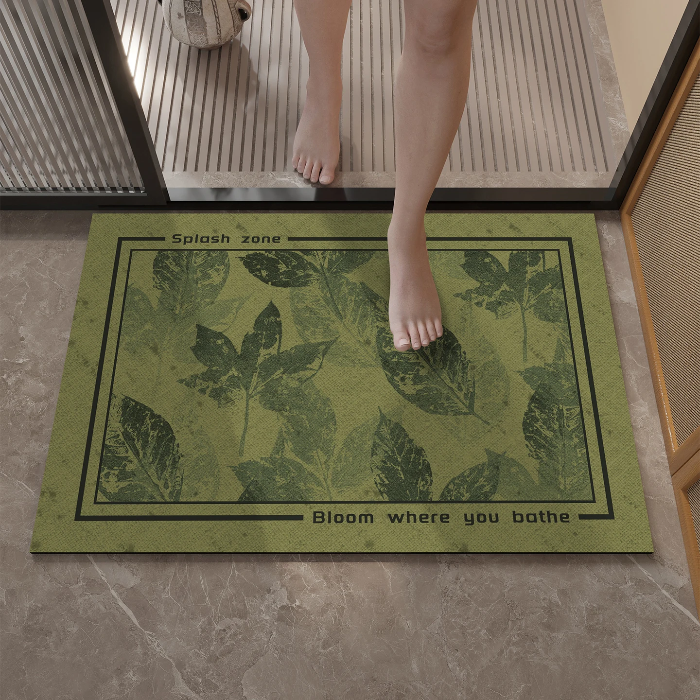 Alfombra de suelo de barro de diatomeas verde, flor simple moderna, puerta de baño, puerta de inodoro, estera de pie antideslizante con absorción de agua, estera de puerta de secado rápido