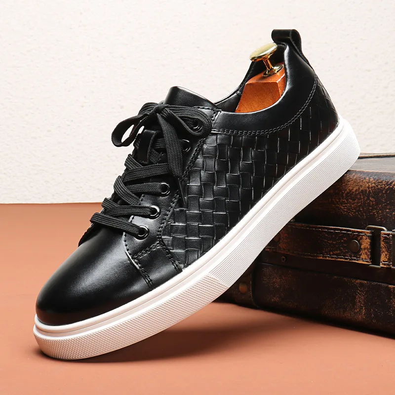 New 2024 Men Casual Leather Sneakers Lace Up Comfortable Outdoor Male Sports Casual Board Shoes Black Brown