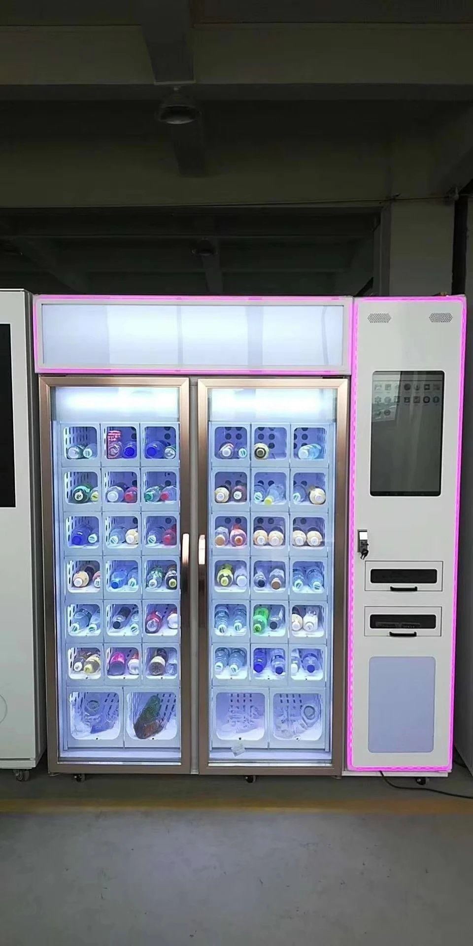2026 New Locker Vending Machine Smart Touchscreen Keyless Secure for Gym, Office, School & Mall Customized