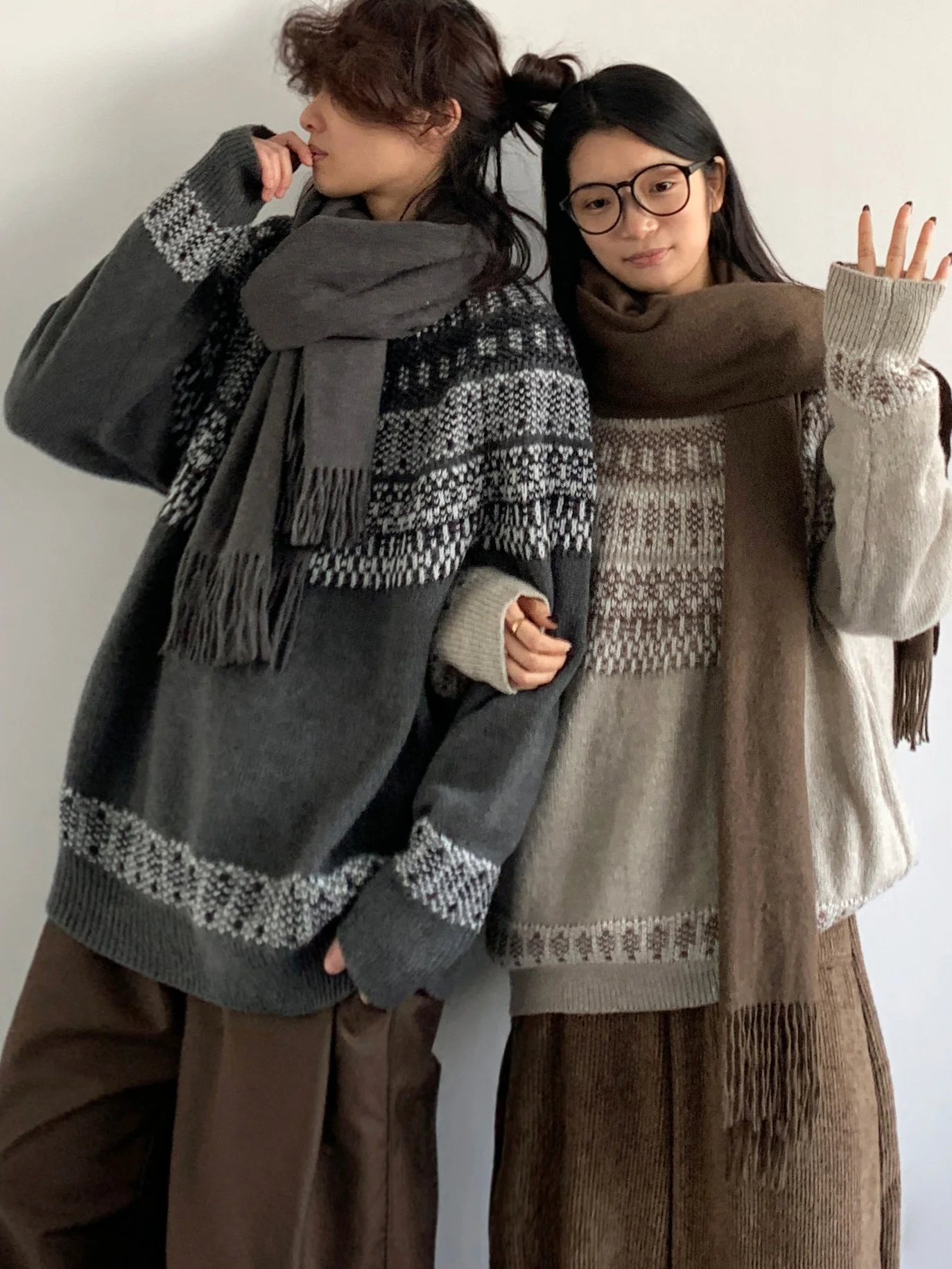 

Winter New Lazy Knitted Long Sve Sweater for Couples Japanese Sle Loose Fit Polyester Fiber Youth Casual round Ne Geom...