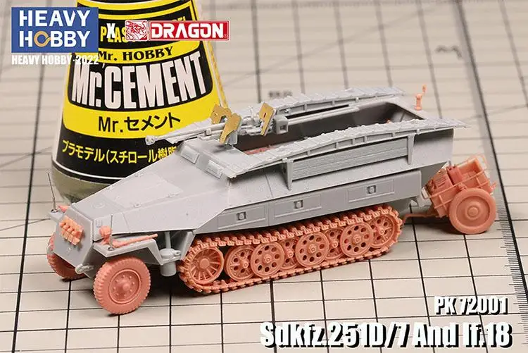 Heavy Hobby PK-72001 1/72 Sdkfz.251D/7 Half-track armored vehicle And If.18 Infantry Trailer