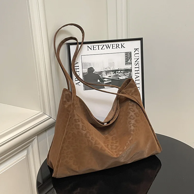 

Винтажная сумка через плечо осень-зима 2025 года, леопардовая сумка подмышки для женщин, просторная сумка через плечо, минималистичная сумка «день-ночь»,