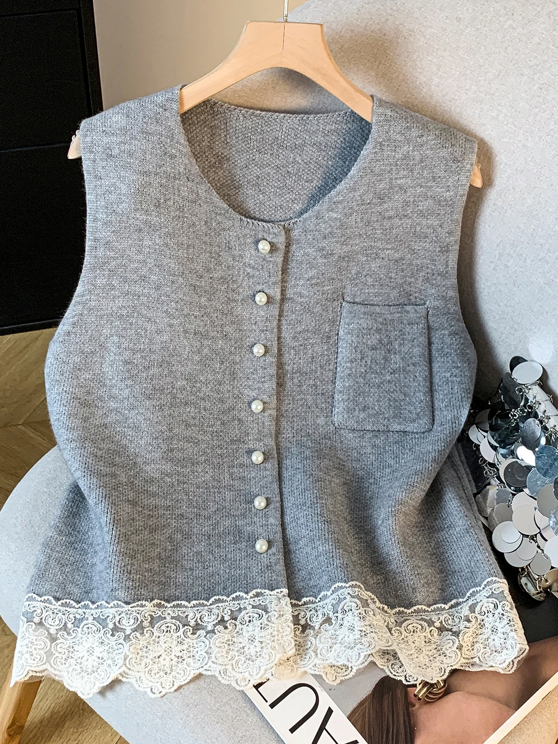Women's Knitted Lace Patchwork Vest Top Autumn Winter High-End Sensation Layering Pearl Button oulder Pad Vest Faionable ...