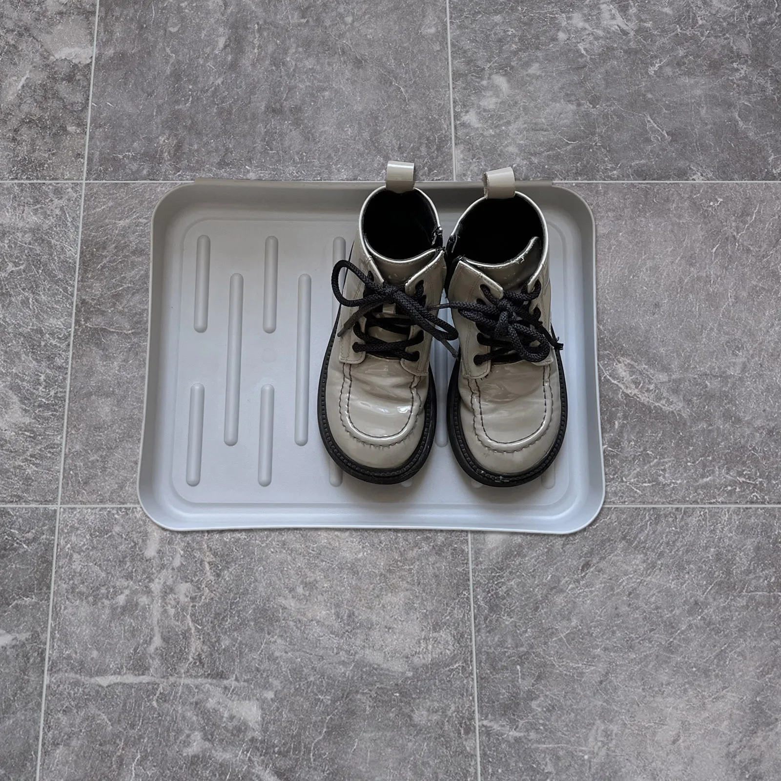 

Universal Fit Pet Cage Bottom Tray Non Slip Easy Maintenance for Dog Cage Litter Tray Parrot Toilet Pan Bunny Crate Accessory