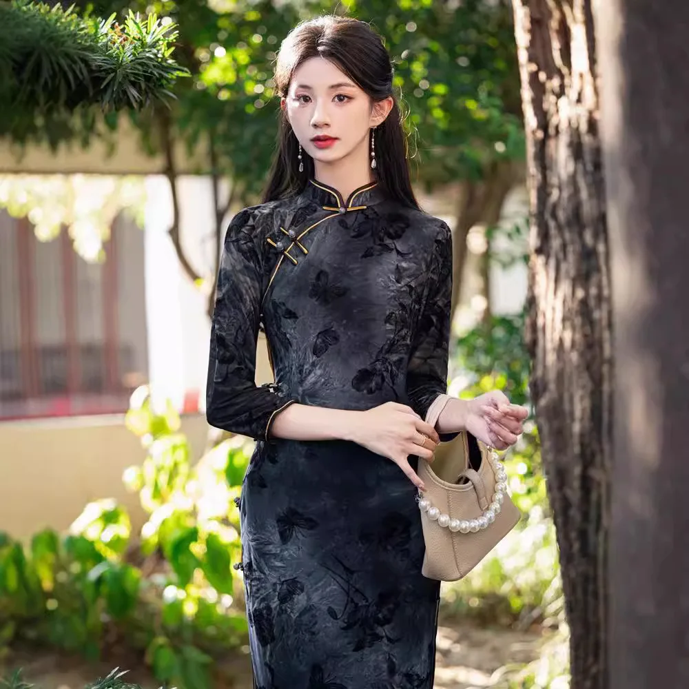 

Старый Шанхайский длинный стиль Cheongsam 2024, осенний новый стиль, китайский молодой стиль, черное темпераментное платье с длинными рукавами, платье Ципао