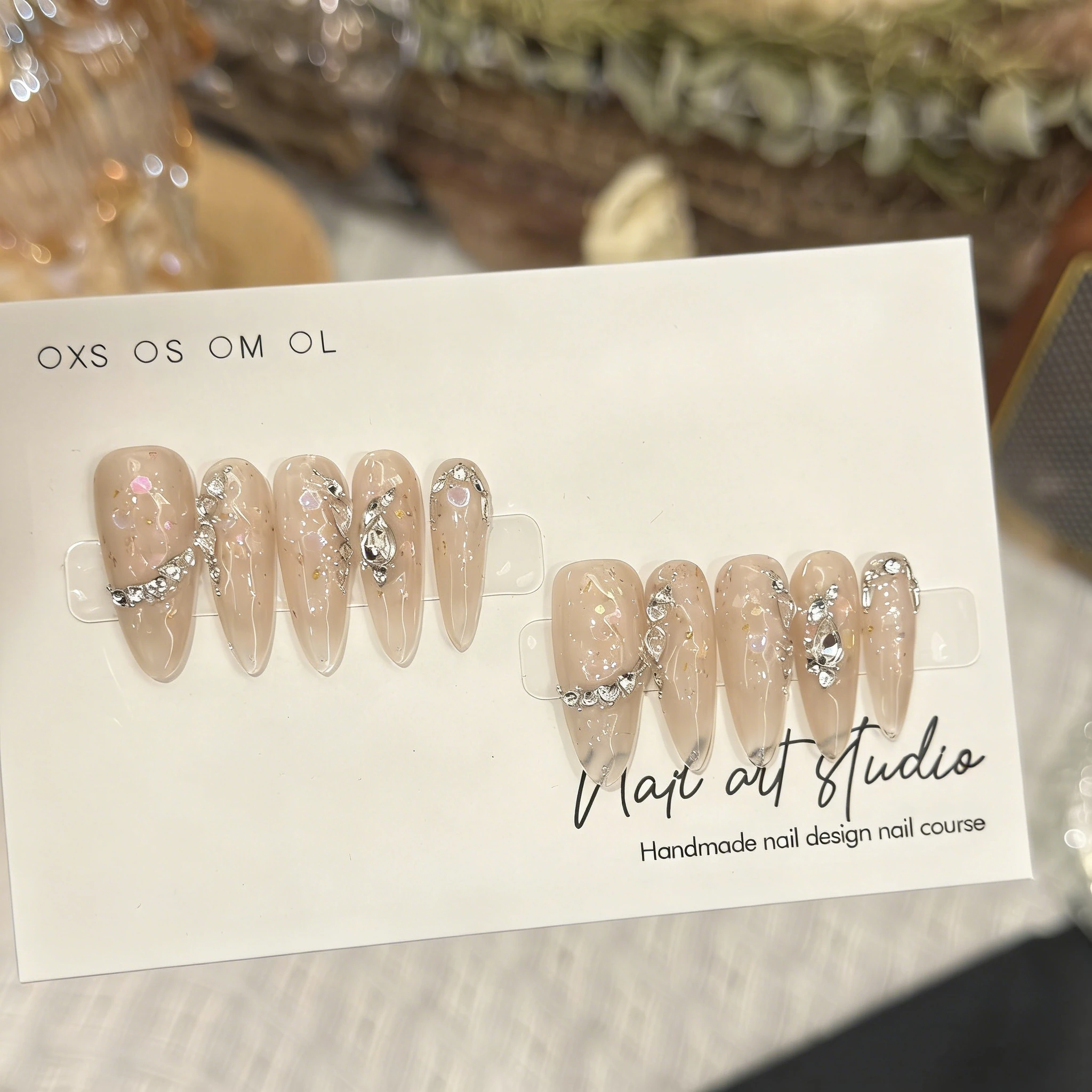 

10 pcs Long Pointed Oval Nude Glitter False Nails with Sequins Rhinestone for Wedding Party Daily Wearing