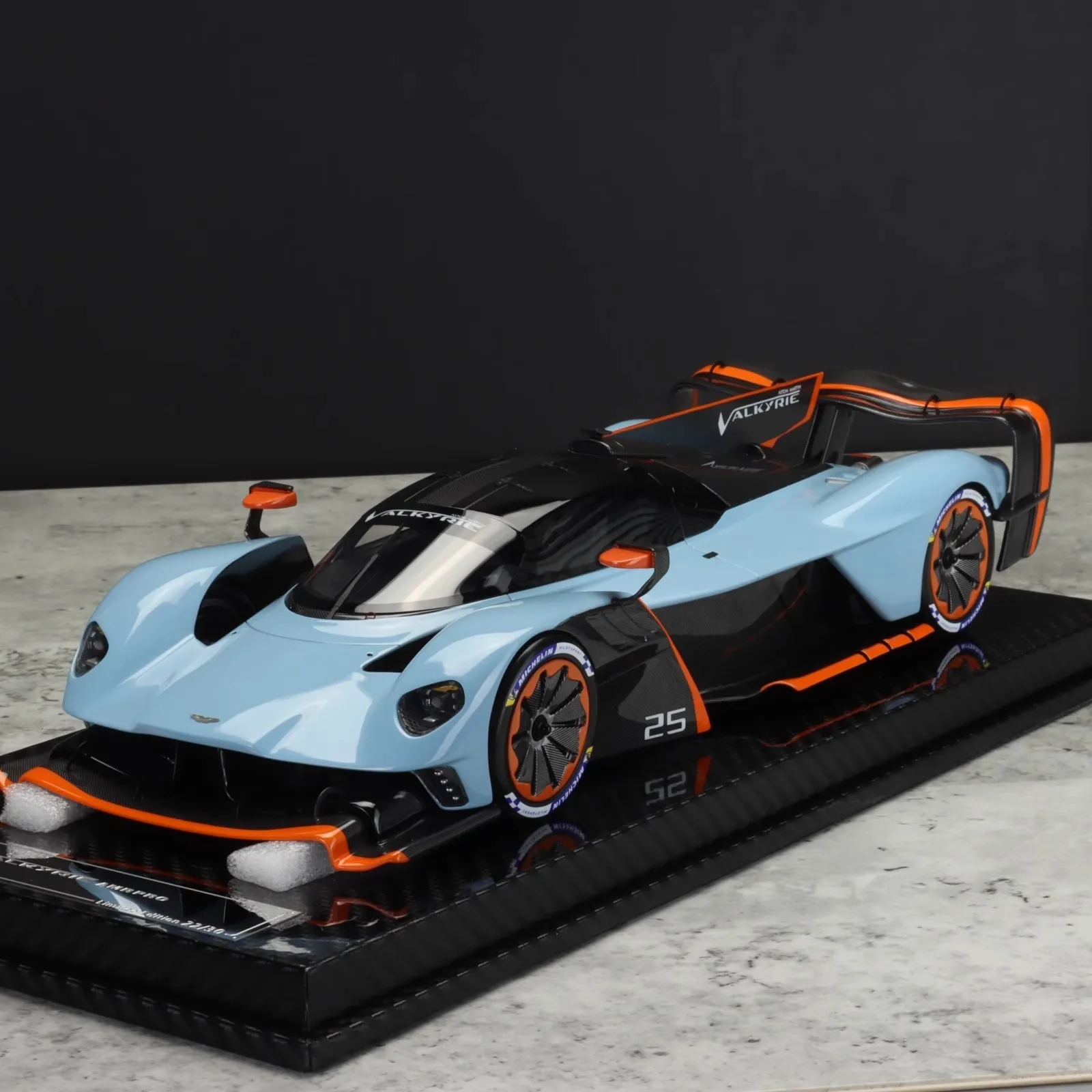 1:18 Vip Aston Martin Valkyrie Amr Pro Car Model Collectible Metal Diecasts Toy Room Ornament Model Children Toy Birthday Gift