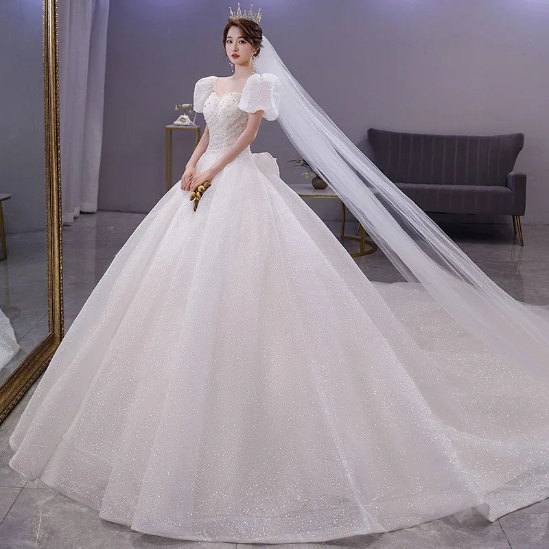 

One-shoulder light luxury and elegant tail-tail dress