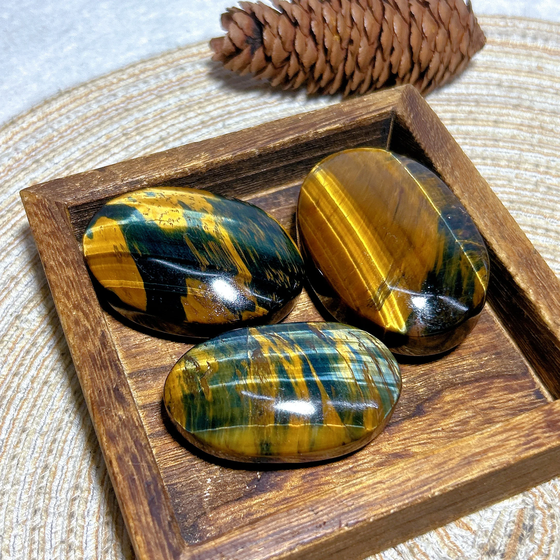 High Quality Natural Crystal Blue Golden Flashy Tiger Eye Palm Polished Healing Reiki Mineral Energy Home Decorations Gift view 4