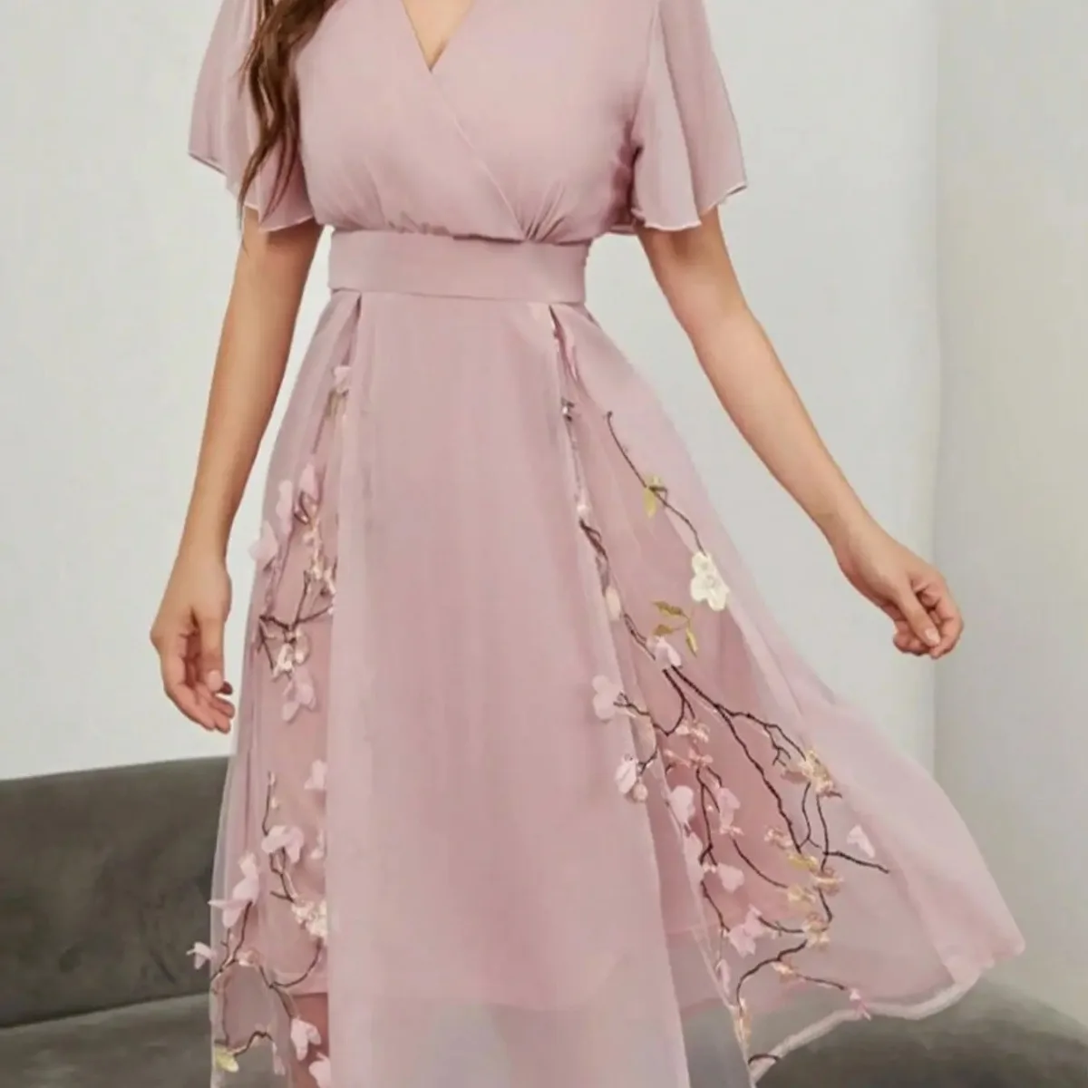 

2025 Summer New Women's Clothing Fashion Style Show Thin Chiffon Splicing Western Style Middle Aged Mom Medium Length Dress