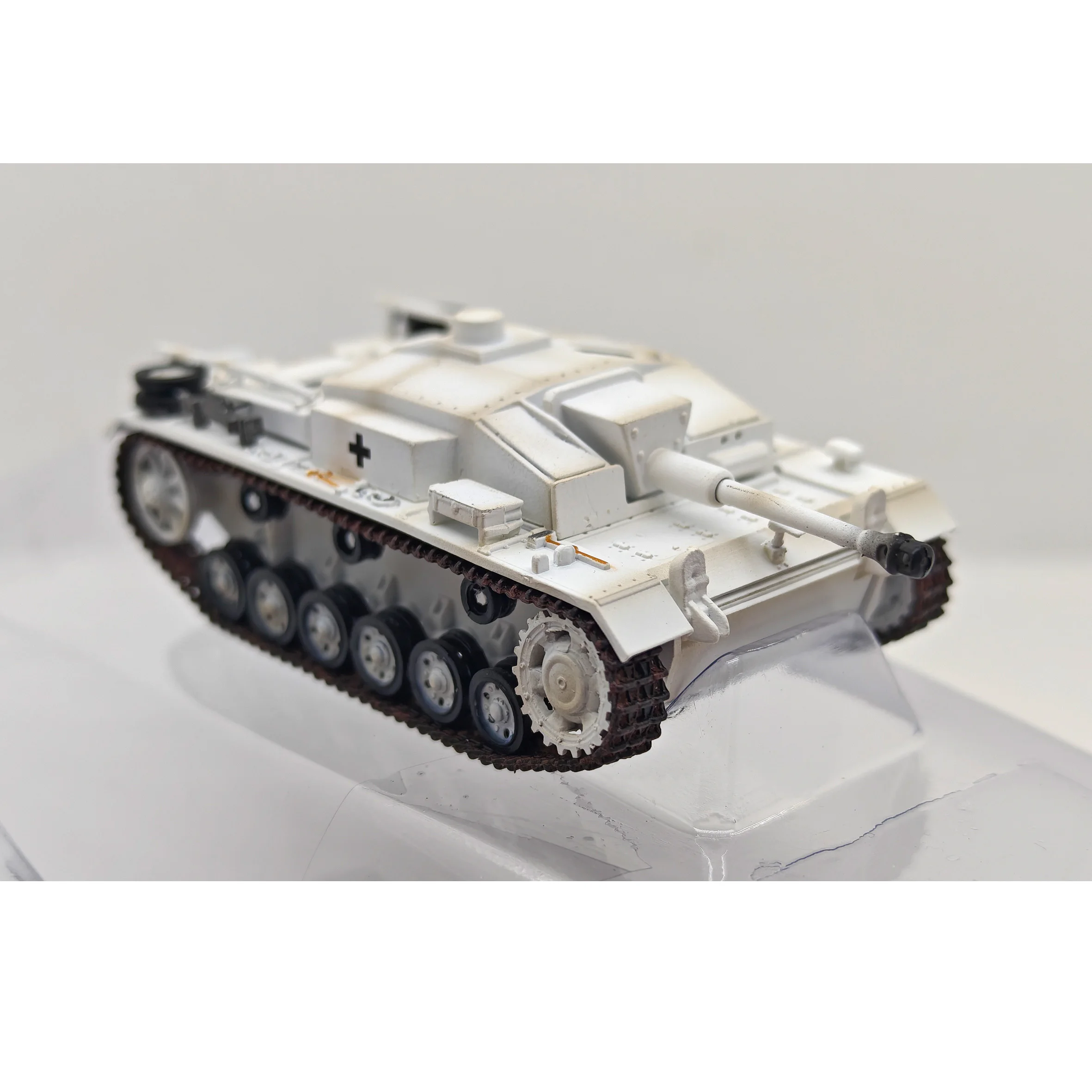 

Stock 36145 1/72 German StugIII Ausf.F/8 Tank Model (Snow Coating) Static Finished Model (Out of Print)