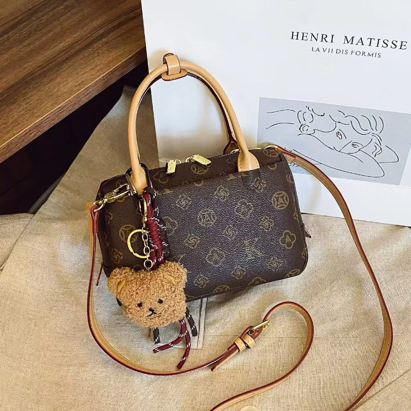 

New 2025 high-quality, simple and fashionable women's handbag, pillow bag, light luxury, high-end feeling crossbody bag