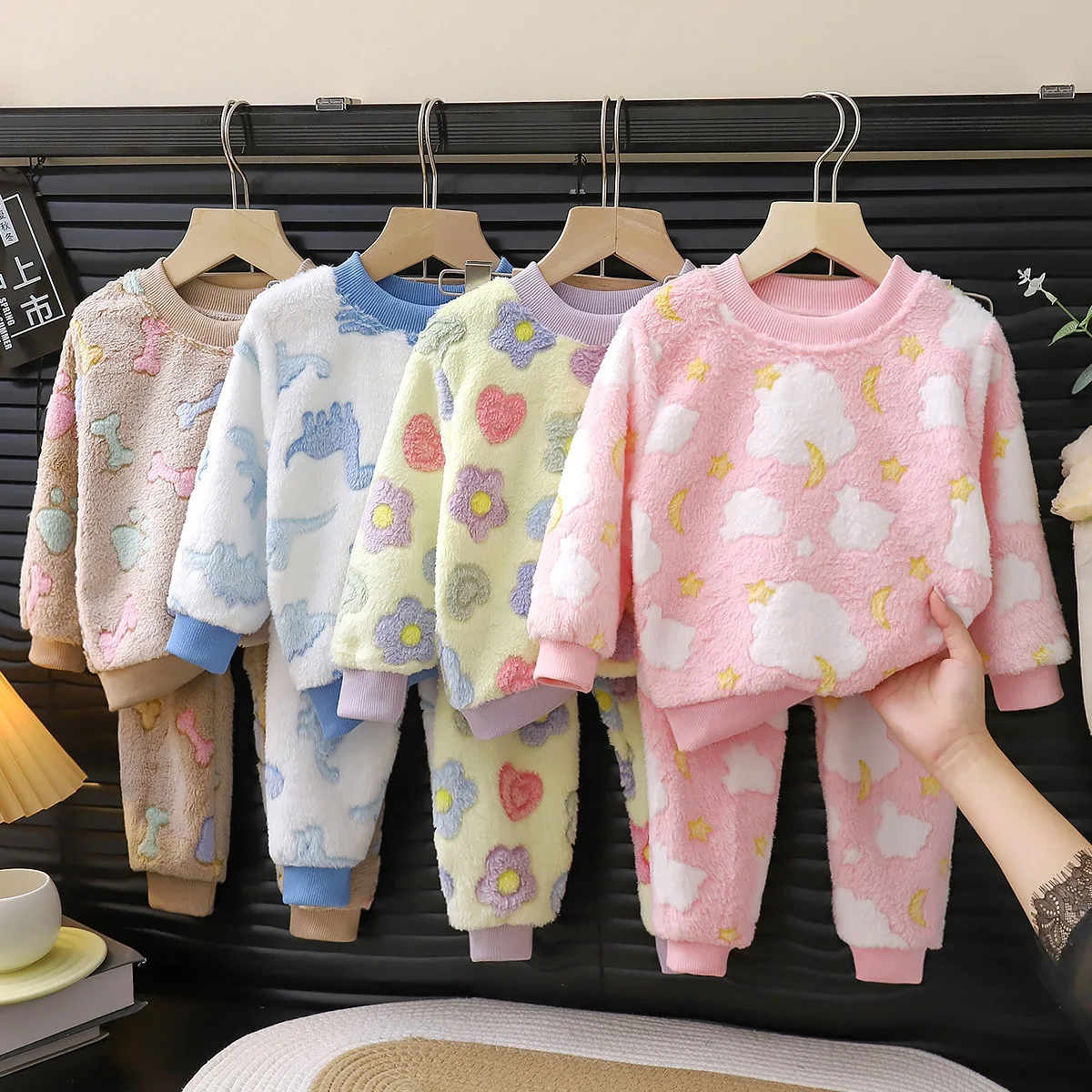 1-7 Years Winter Baby Girls Clothing Sets Thickened Flannel Cartoon Top + Pants Boys Plush Suits Birthday Gifts New Kids Clothes