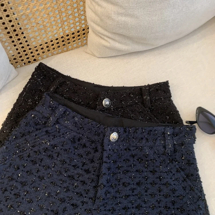 กางเกงขาสั้นทวีดเอวสูงสีพื้นสำหรับผู้หญิง ฤดูใบไม้ร่วง ฤดูหนาว สไตล์สตรีทแวร์ ผ้าทวีดไหมเงา