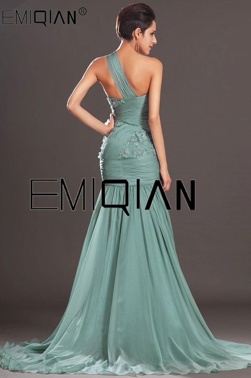 Charming Mermaid One Diagonal Shoulder Chiffon Evening Dresses with Petals