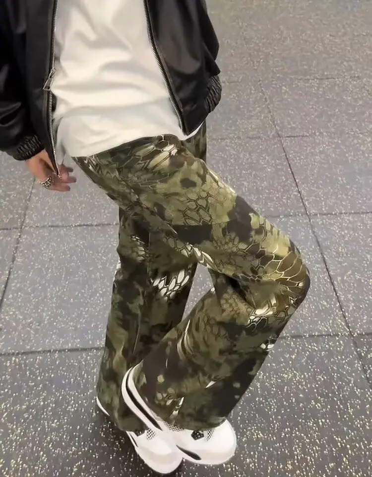 Men Chic Snake Print Streetwear Jeans Male Designer Brand Casual Denim Pants Popular American Graphic Hip Pop Denim Trousers