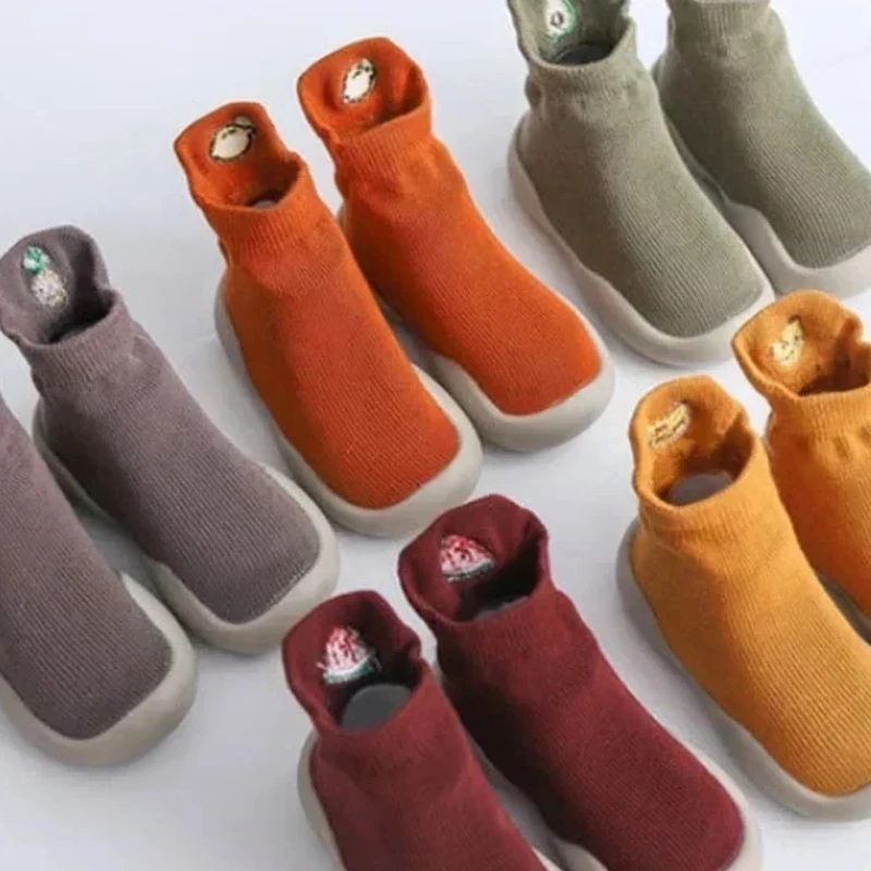 

Новая детская обувь для малышей на мягкой подошве, вязаные детские носки и обувь с вышивкой, детская обувь, обувь для маленьких девочек