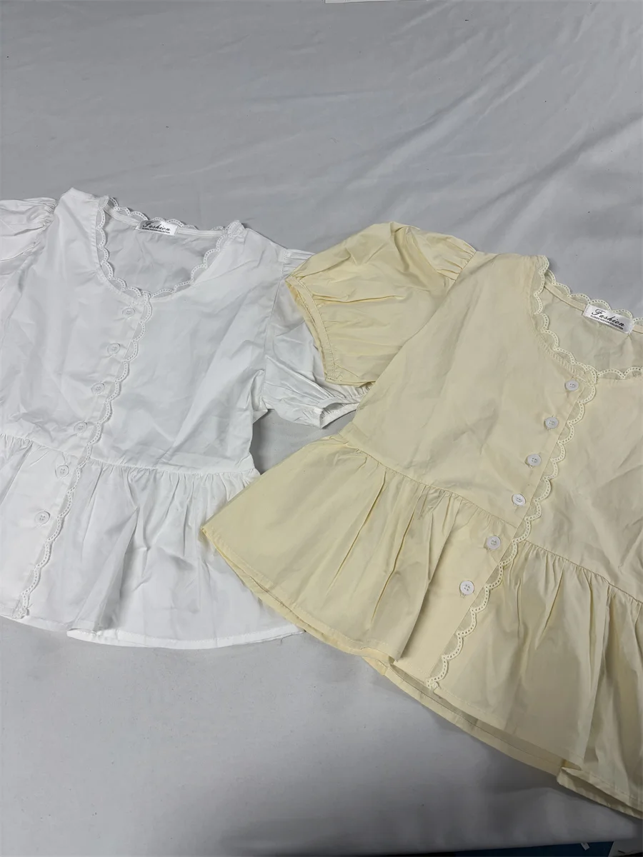 Camicie dolci Camicetta estiva da donna con maniche a sbuffo con colletto quadrato, giunzioni in pizzo e dettagli con volant per abiti quotidiani chic