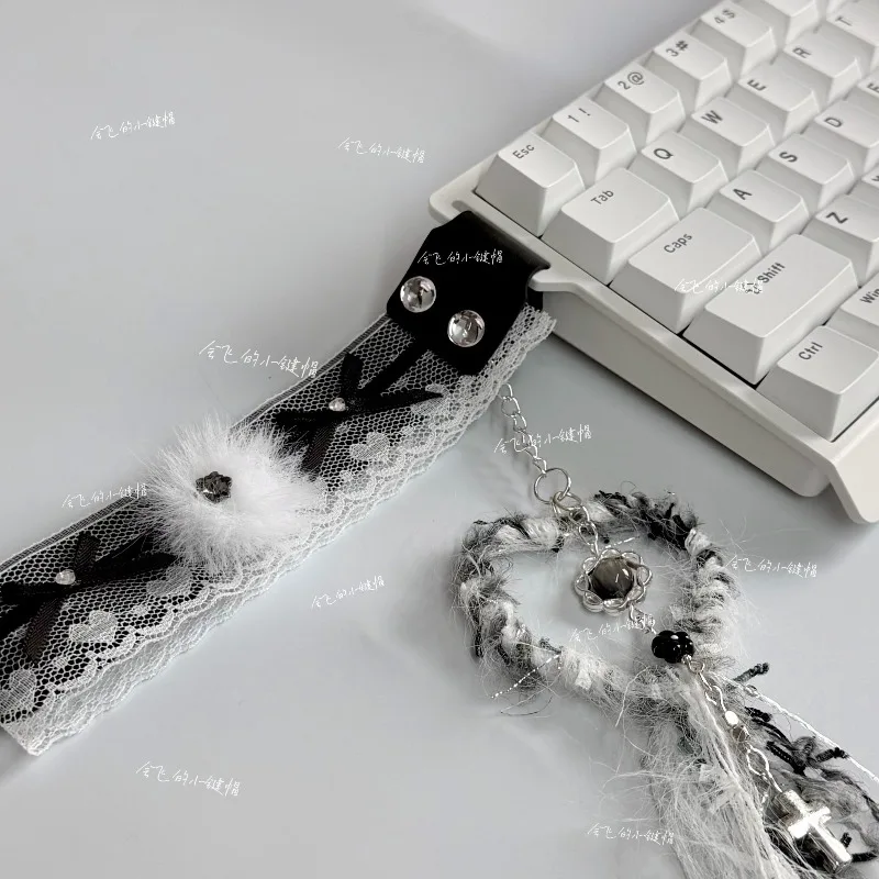 

Цепочка-подвеска для клавиатуры Wooting Made68, ручная работа, с черным кружевом, помпонами и надписью Love, аксессуар для декора клавиатуры, подарок