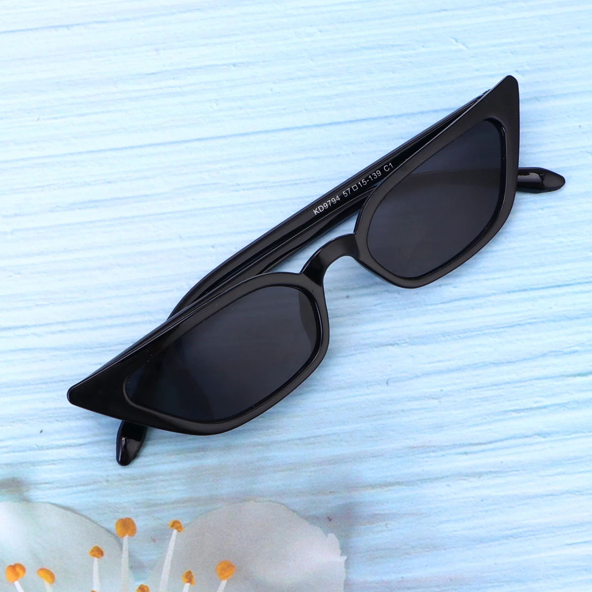

2Pcs Small Cat Eye Sunglasses Lightweight UV400 Protection Fashion Ocean Slices Party Dressup Outdoor Accessories