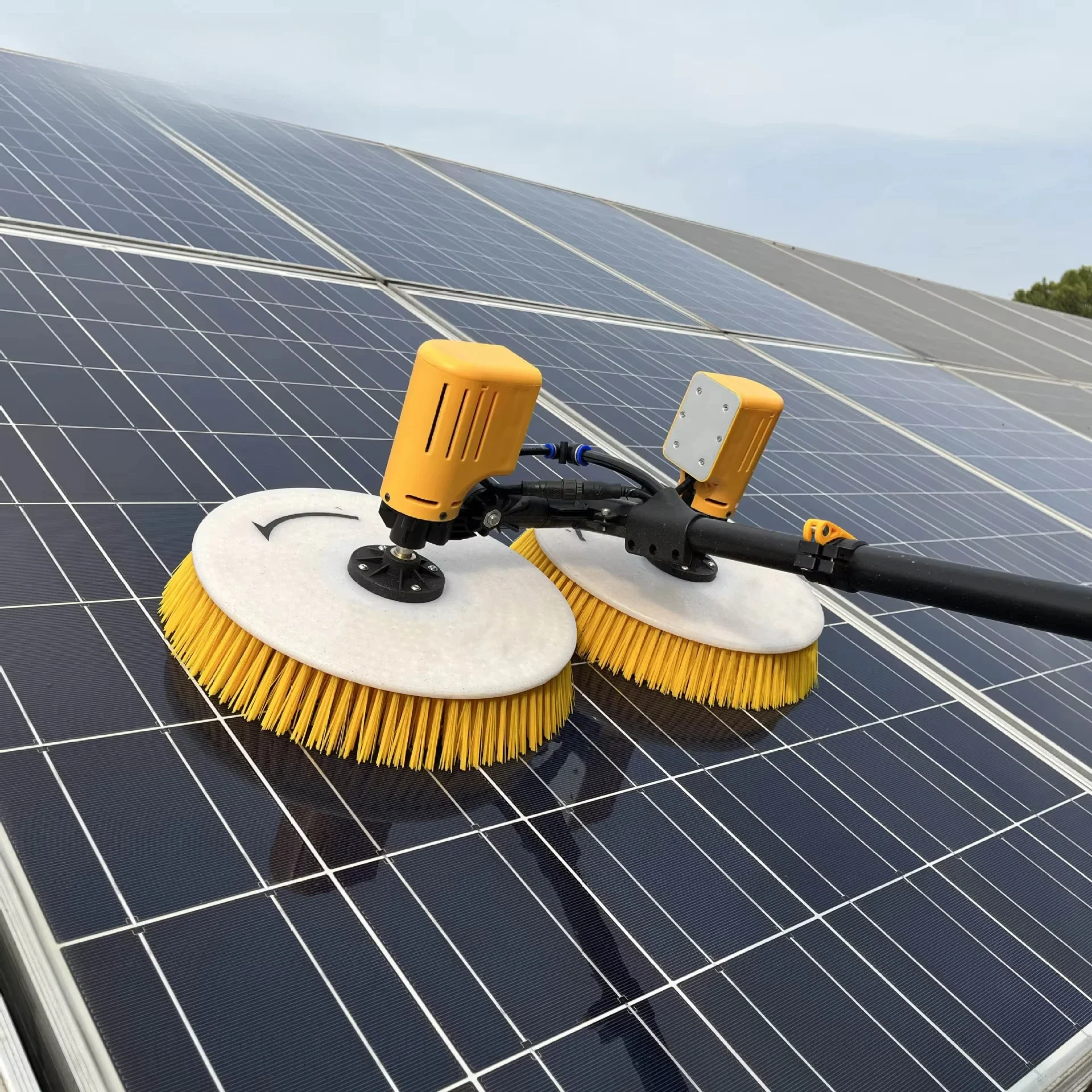 

3.5m 5.5m 7.5m DC AC Solar Panel Cleaning Washing Machine Automatic Brush With Double Head Robot Battery