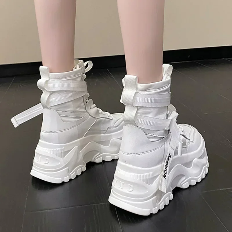 

Autumn and Winter Korean Version Thick Soled Height Increasing Sports Shoes with Lace Up Roman Style High Shoes Women