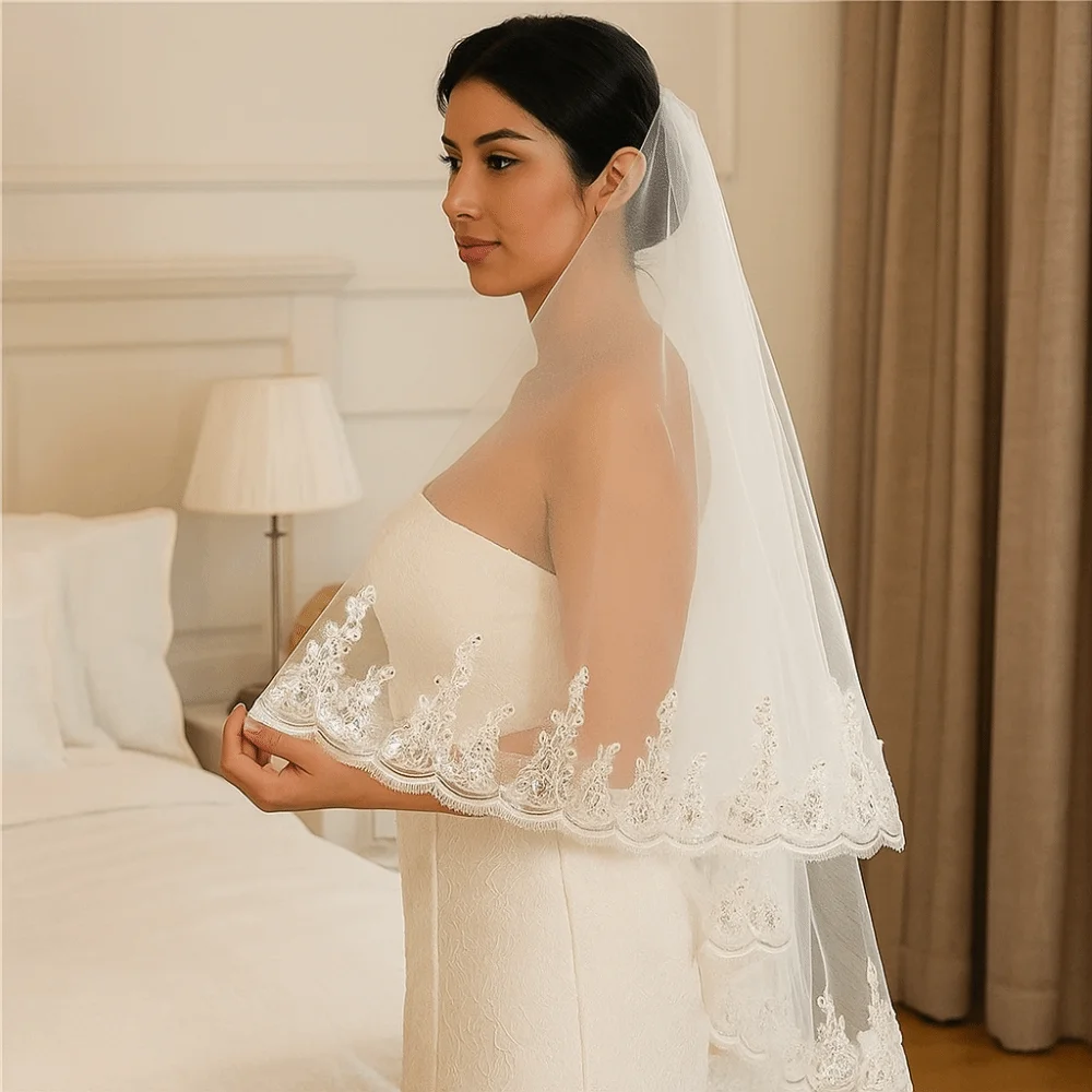 Luxury Bride Wedding Veils Lace Edge with Hair Comb Lace Beaded Veil Sequins Glitter Double Layers Bridal Veil Wedding Day