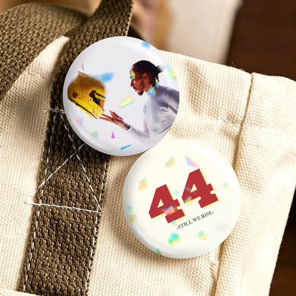 Top racer L-Lewis Hamilton  25mm 32mm 44mm 58mm 75mm Brooches Badges Pins for Accessories Gift