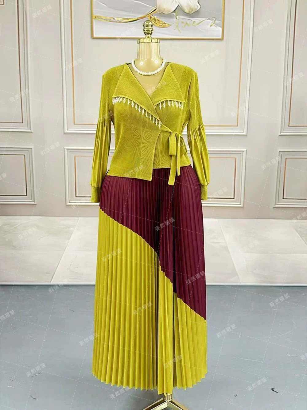 Plus Size Damen leichtes, reifes, gefälschtes zweiteiliges Faltenkleid, farblich passender Faltenrock, Temperament, langer Rock-GZXX987