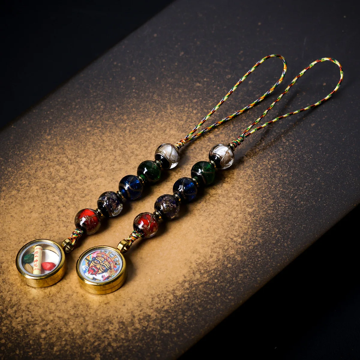 

Original design: Fragrant gray glass paired with Zaki Ram Thangka pendant, cultural and Tibetan ornaments, ethnic style hanging