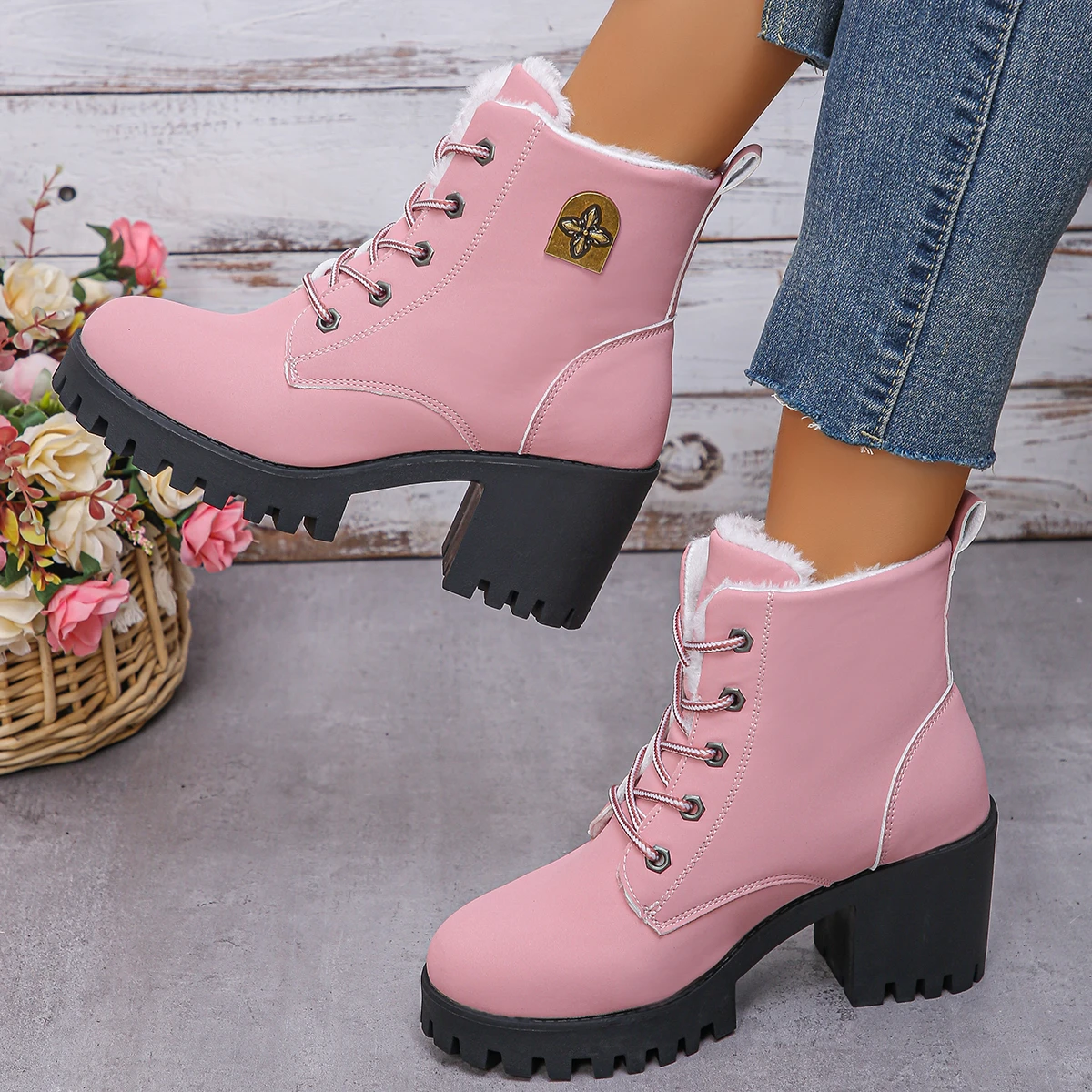 Women Snow Boots New Plush Platform Boots Women Fashion Keep Warm Boots Winter New Outdoor Comfortable High Heels Shoes Women