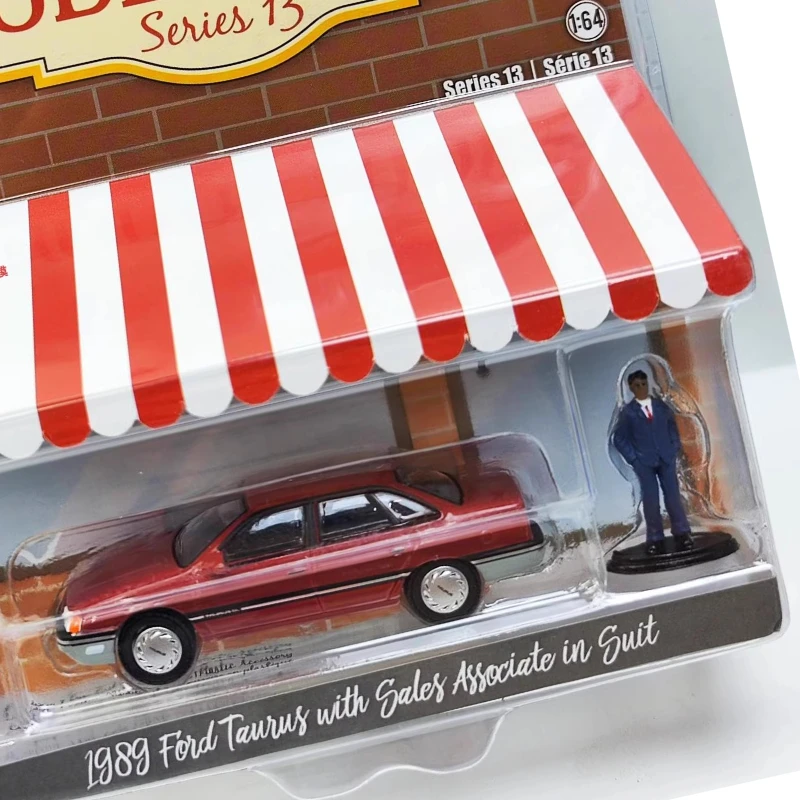 Green Light 1:64 13 - 1989 Ford Taurus & Suit Doll 97130-D Collection Toy Small Gift Model Wall Hanging